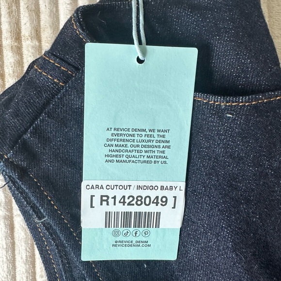 REVICE Black Denim Sleeveless Top - Picture 2 of 3